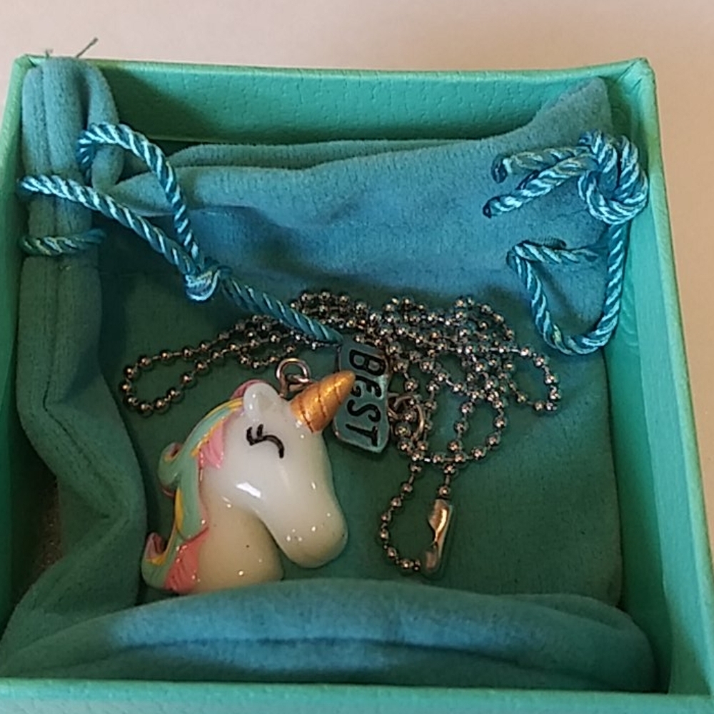 Unicorn Necklace New In Box - Picture 3 of 4